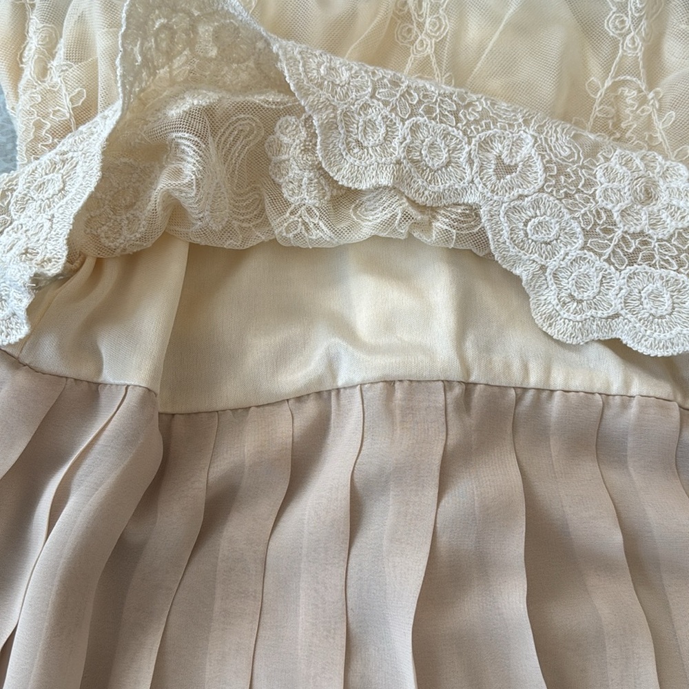 Dress - Picture 4 of 5